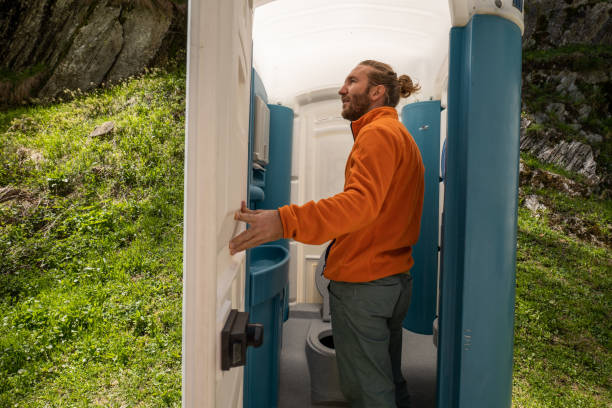 Portable Toilet Options We Offer in Essexville, MI