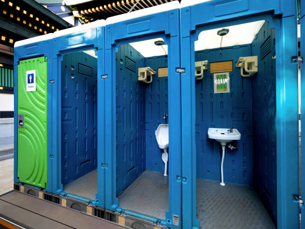 Best Porta potty delivery and setup  in Essexville, MI